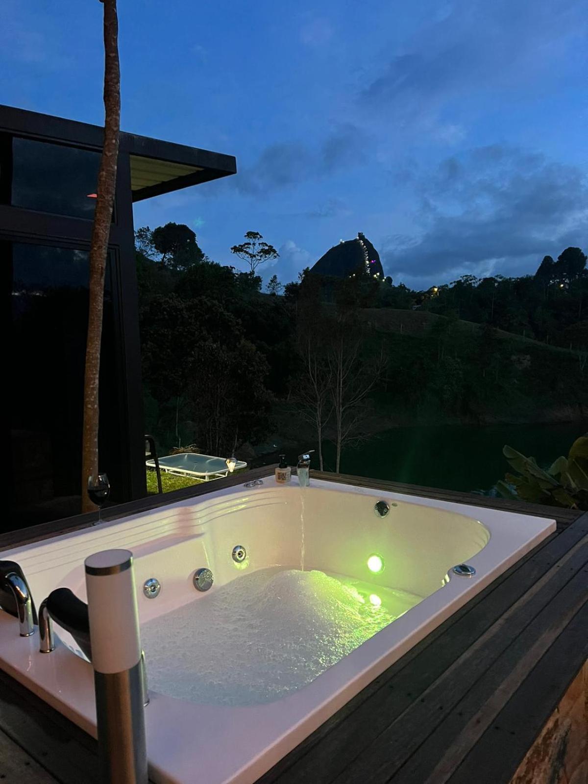 Cabana Privada Sin Prisa "Not Rush" Preciosa! Con Jacuzzi, Vista Y Acceso Directo Al Embalse, Vista A La Piedra , Deporte Acuatico Paddle Board And Breakfast Incluidos ! Imperdible Guatapé Esterno foto